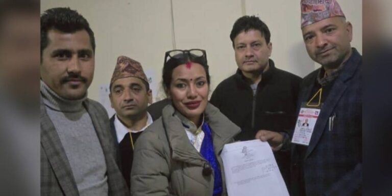 आशिकाविरुद्ध परेको उजुरी फिर्ता, उम्मेदवारीका लागि योग्य रहेको आयोगको निर्क्यौल